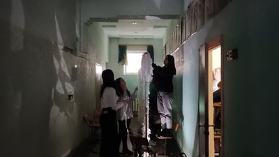 Сплели понад 900 сіток: тернопільські студенти допомагають ЗСУ Сплели понад 900 сіток: тернопільські студенти допомагають ЗСУ
