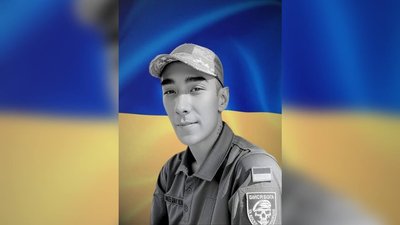 Полеглий військовий Нікіта Мельничук, з яким прощаються на Центральному кладовищі
