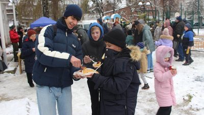 Майже 200 переселенців взяли участь у зимовому арт-пікніку у Житомирі Майже 200 переселенців взяли участь у зимовому арт-пікніку у Житомирі