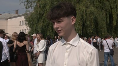 Понад 1600 випускників та 236 медалістів: у Луцьку вручили відзнаки найкращим учням Понад 1600 випускників та 236 медалістів: у Луцьку вручили відзнаки найкращим учням