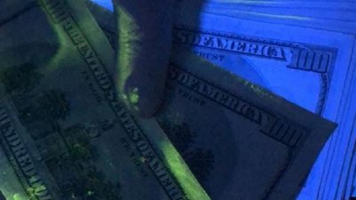 15 тисяч доларів за дозвіл: на Львівщині затримали чиновника, якого підозрюють у хабарництві 15 тисяч доларів за дозвіл: на Львівщині затримали чиновника, якого підозрюють у хабарництві