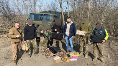 Волонтери з Коломийщини вдома виготовляють дрони Волонтери з Коломийщини вдома виготовляють дрони