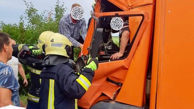 Зіткнення трьох вантажівок на Волині