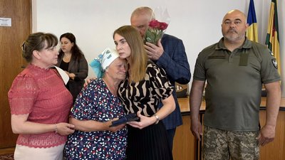 Державні відзнаки вручили рідним загиблих військових у громаді на Рівненщині