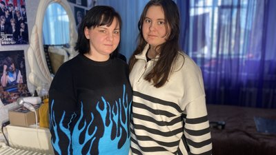 "Перші два місяці був шок": історія 15-річної мешканки Сумщини, яка має розсіяний склероз "Перші два місяці був шок": історія 15-річної мешканки Сумщини, яка має розсіяний склероз