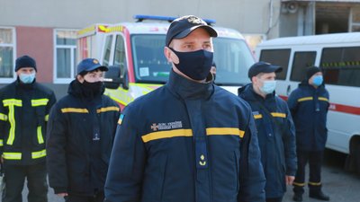 Харківські рятувальники вирушили на Донеччину — відновлюватимуть пошкоджені на війні будинки