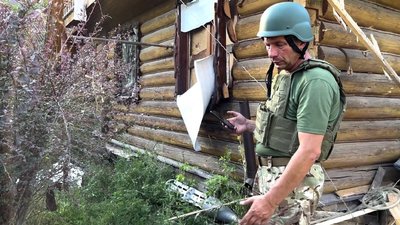 Російські військові обстріляли будинок, де жили тернопільські волонтери Російські військові обстріляли будинок, де жили тернопільські волонтери
