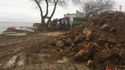 Попри заборону на час слідства: на узбережжі Одеси триває будівництво