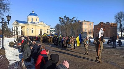 На Чернігівщині в останню путь провели солдата Максима Кудаша На Чернігівщині в останню путь провели солдата Максима Кудаша