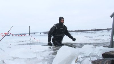 Рятувальники пояснили черкасцям, де і як треба купатися на Водохреще Рятувальники пояснили черкасцям, де і як треба купатися на Водохреще