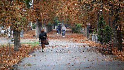 Фото Херсона, вулиця, люди, вересень