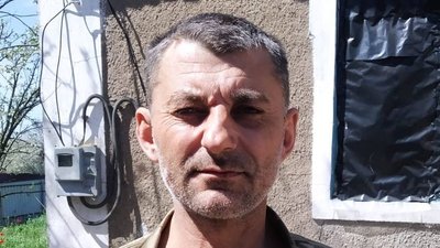 Сирський вручив бійцю з Рівненщини Петру Бородавці відзнаку "Хрест Хоробрих"