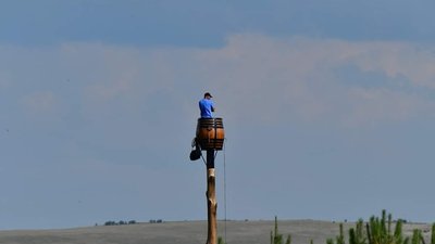 У ПАР чоловік сидить у бочці 70 днів. Це світовий рекорд