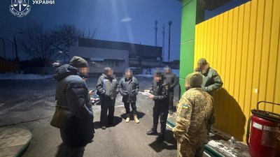 Обшуки на АЗС
