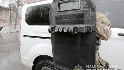 Стріляв у правоохоронців та комунальників: у Вінниці затримали пенсіонера