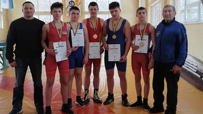 Волинські борці привезли нагороди зі Львова Волинські борці привезли нагороди зі Львова