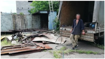 На Донеччині затримали трьох чоловіків, які розбирали на металобрухт непрацюючий пансіонат