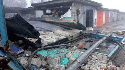 Насдідки вибуху у гаражі Насдідки вибуху у гаражі
