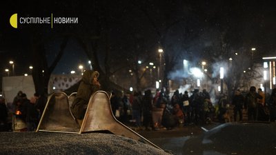 Як вокзал у Львові зустрічає переселенців. Фоторепортаж Як вокзал у Львові зустрічає переселенців. Фоторепортаж