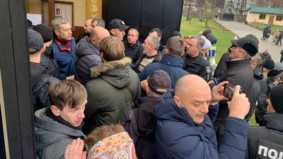 Тримає стрій: Івано-Франківщина впродовж року повномасштабної війни