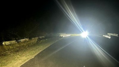 На Волині нетверезий водій злетів з моста у річку