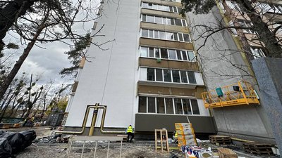 В Ірпені капітально ремонтують багатоповерхівку, в якій проживали близько 100 сімей В Ірпені капітально ремонтують багатоповерхівку, в якій проживали близько 100 сімей