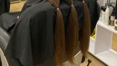 "Я не пошкодувала": юна маріупольчанка відрізала волосся заради онкохворих дітей "Я не пошкодувала": юна маріупольчанка відрізала волосся заради онкохворих дітей