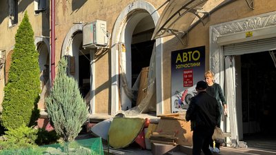 обстріл Дніпра, удар по підприємству, пошкоджено Метеор