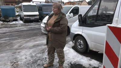 За плечима тисячі кілометрів прифронтових доріг: історія лучанки, яка привозить додому тіла загиблих бійців За плечима тисячі кілометрів прифронтових доріг: історія лучанки, яка привозить додому тіла загиблих бійців