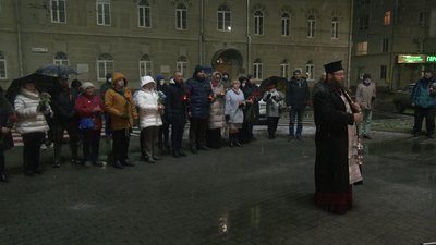 7 років від початку Майдану: Чернігівці відзначили День Гідності та Свободи 7 років від початку Майдану: Чернігівці відзначили День Гідності та Свободи