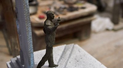 У Харківській міськраді показали проєкт пам'ятника Кернесу У Харківській міськраді показали проєкт пам'ятника Кернесу