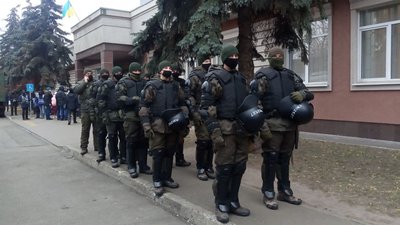 Біля будівлі суду посилили охорону