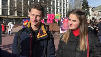 Юлія та В’ячеслав, учасники конкурсу поцілунків Юлія та В’ячеслав, учасники конкурсу поцілунків
