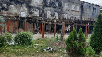 Згоріла, зруйнована, розкрадена Fabrika: що залишає за собою у Херсоні "руський мир" Згоріла, зруйнована, розкрадена Fabrika: що залишає за собою у Херсоні "руський мир"