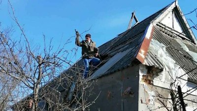 Жителів Херсона просять допомогти у відновленні зруйнованих будинків в Антонівці та Кіндійці