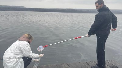 Нафта у Ладижинському водосховищі