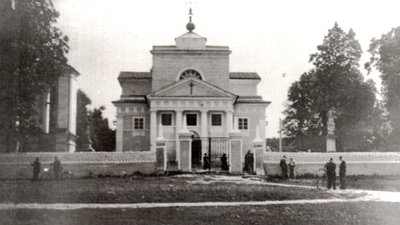 На Тернопільщині волонтери відновлюють костел 18 століття На Тернопільщині волонтери відновлюють костел 18 століття