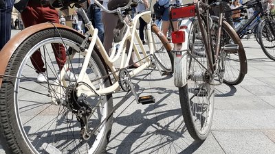 "Батяри на роверах": у Львові відбувся ретро-фестиваль міської культури "Батяри на роверах": у Львові відбувся ретро-фестиваль міської культури