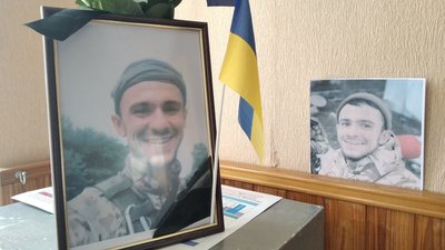 Загинув на Луганщині: у Житомирі попрощалися з Гусейном Самєдовим Загинув на Луганщині: у Житомирі попрощалися з Гусейном Самєдовим