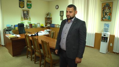 У неприйнятті бюджету-2022 Хмельницької районної ради її голова Олександр Чорнієвич звинувачує депутатів, які не приходять на сесії. У неприйнятті бюджету-2022 Хмельницької районної ради її голова Олександр Чорнієвич звинувачує депутатів, які не приходять на сесії.