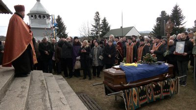 "Він творив каркас нашої нації". У Стопчатові на Івано-Франківщині попрощалися з Дмитром Павличком "Він творив каркас нашої нації". У Стопчатові на Івано-Франківщині попрощалися з Дмитром Павличком