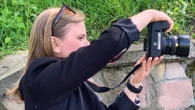 У Тернополі переселенка з Енергодара проводить фотосесії для ВПО У Тернополі переселенка з Енергодара проводить фотосесії для ВПО