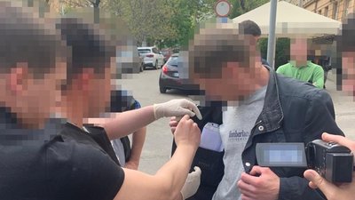 У Львові викрили чоловіка, який за 7 тис доларів допомагав із документами ухилянтам