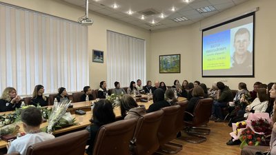 У Житомирі родинам загиблих військових передали державні нагороди У Житомирі родинам загиблих військових передали державні нагороди