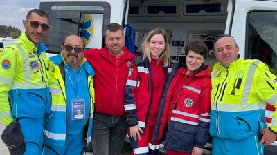 "Кожен на своєму місці". Історії евакуацій від львівських медиків екстреної служби