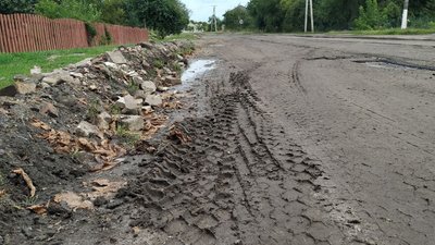 На Волині розпочався ремонт 11 кілометрів "найгіршої дороги" На Волині розпочався ремонт 11 кілометрів "найгіршої дороги"