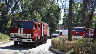 Вибух кисню, обвал та пожежа: як минули навчання рятувальників в Одесі Вибух кисню, обвал та пожежа: як минули навчання рятувальників в Одесі