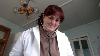 "Ми б хотіли, щоб у нас фельдшерка була своя": на Городнянщині селяни просять санітарку вступити до медичного коледжу