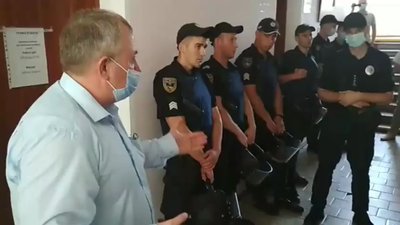 Буринську ТВК на Сумщині не пустили до кабінету міської ради Буринську ТВК на Сумщині не пустили до кабінету міської ради