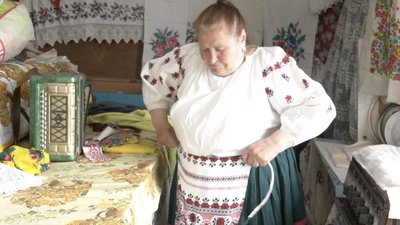 Черкащанка одягла старовинний костюм на репетицію ансамблю Черкащанка одягла старовинний костюм на репетицію ансамблю